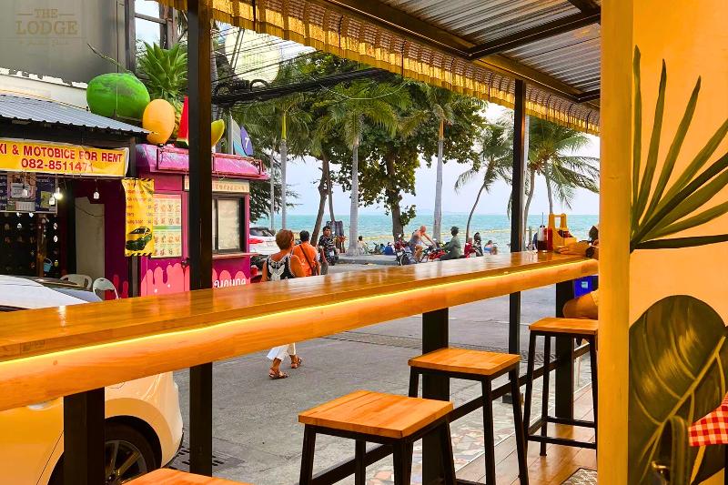 The Lodge Jomtien 7 - Restoran