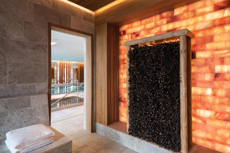 Waldhotel by Bürgenstock - Havuz