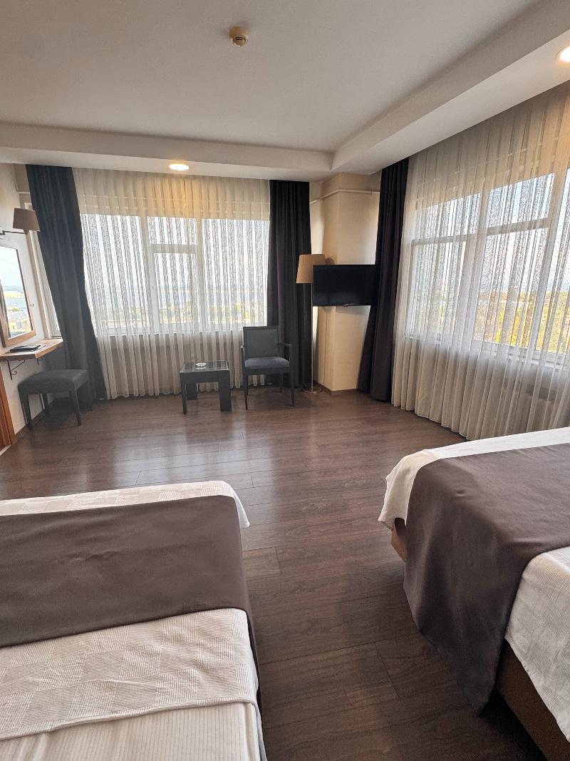Si̇mi̇sso Hotel - Oda