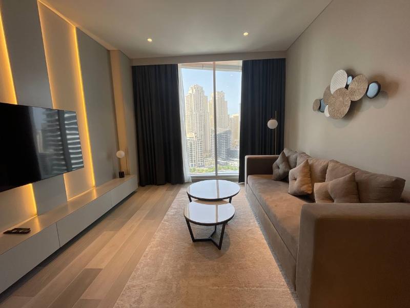 Dubai Marina Walk Gem - Oda