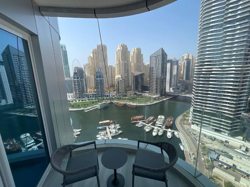 Dubai Marina Walk Gem - Oda