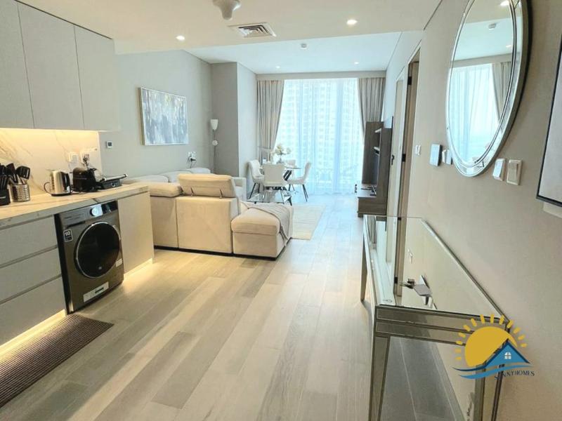 Dubai Marina Walk Gem - Oda