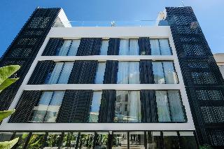 Azuline Hotel M
