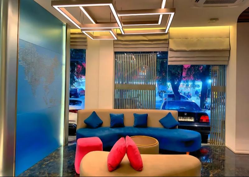 Qube Hotel By98hospitality - Lobi