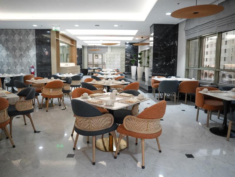 Al Manakha Rotana Madinah - Restoran
