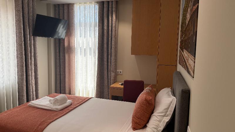 Oporto Station Hostel & Rooms - Oda