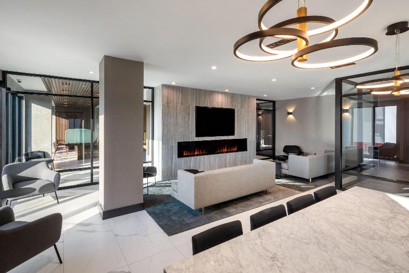 Global Luxury Suites At The Arches - Bar