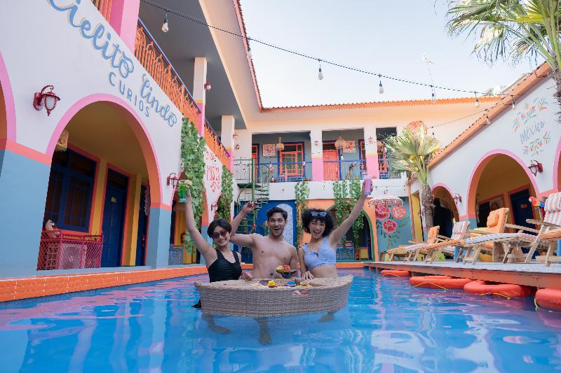 Por Aqui Stay & Dine - Genel