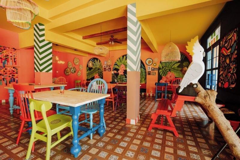 Por Aqui Stay & Dine - Restoran