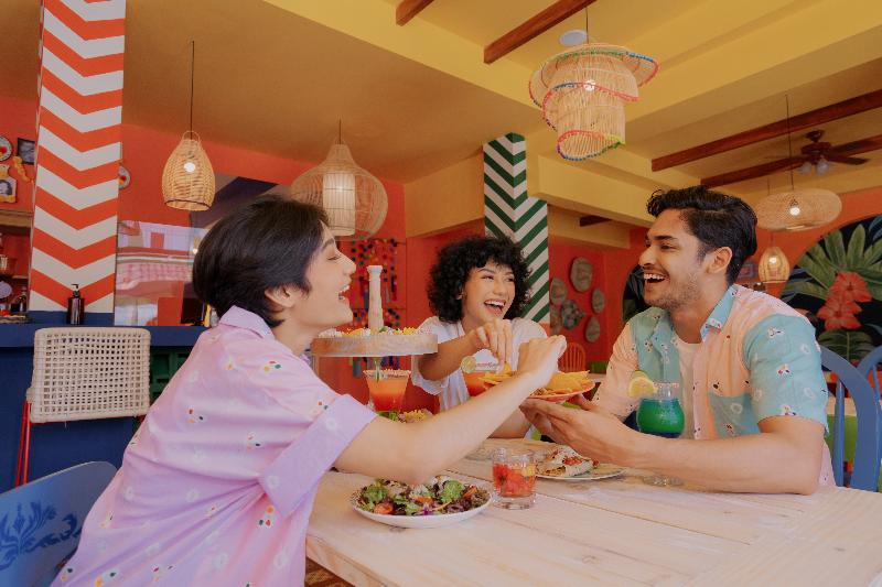 Por Aqui Stay & Dine - Restoran