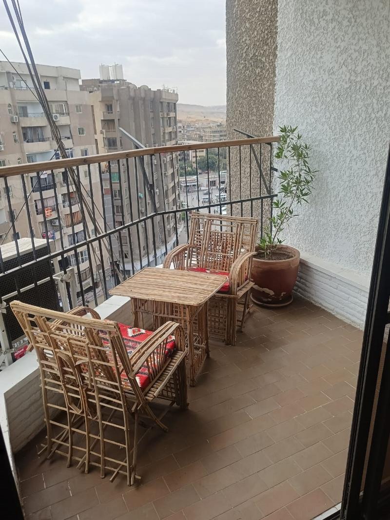 Pyramids Nights Hostel - Teras