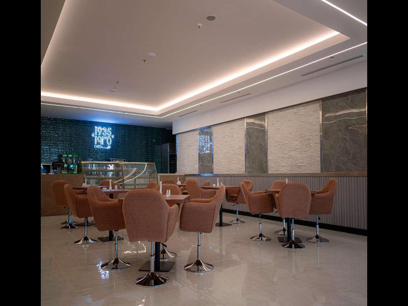 Best Western Plus Jeddah Hotel Madinah Road - Bar
