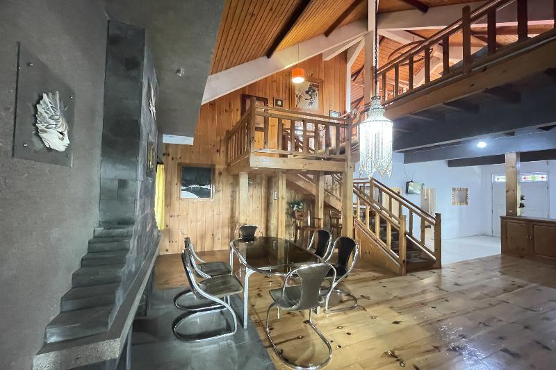 Villa 325 Maribaya By Zuzu - Oda