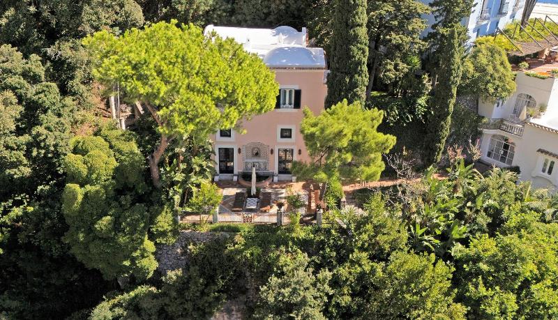 Villa Treville - Genel