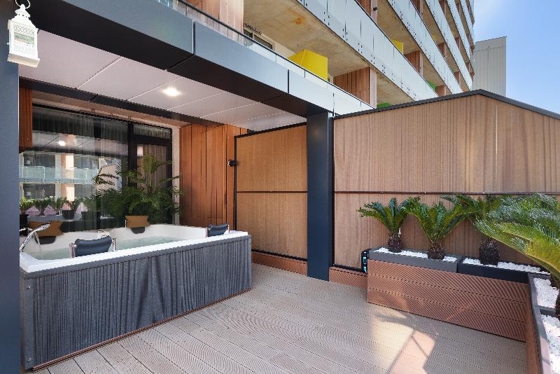 Rainbow Residence - Teras