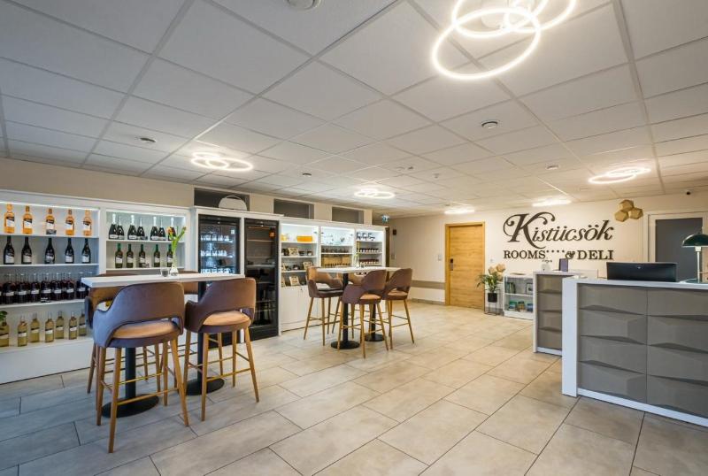 Kistücsök Food&room - Lobi