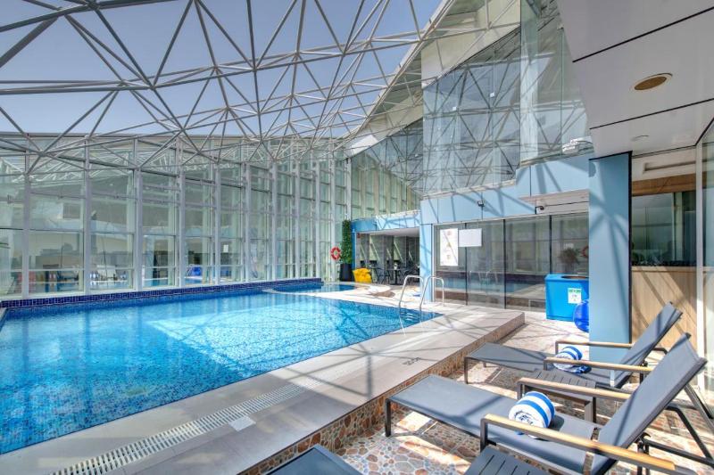 La Quinta By Wyndham Abu Dhabi Al Wahda - Havuz