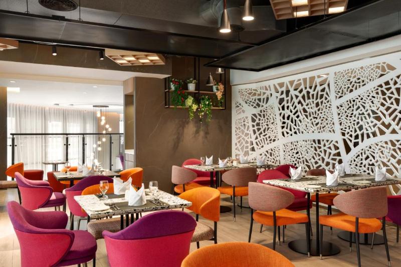La Quinta By Wyndham Abu Dhabi Al Wahda - Restoran