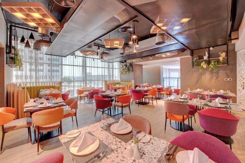 La Quinta By Wyndham Abu Dhabi Al Wahda - Restoran