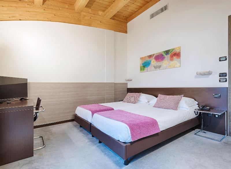 Continental Urban Art Hotel - Oda