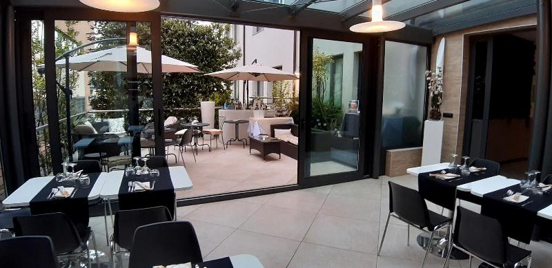 Continental Urban Art Hotel - Teras