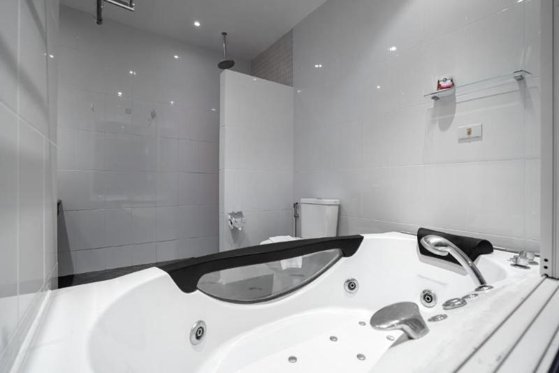 Hillside Seaview Residence - Oda