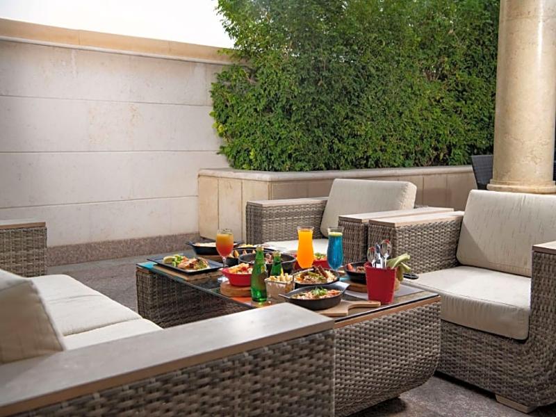 Park Inn By Radisson Makkah Thakher Algharbi - Bar
