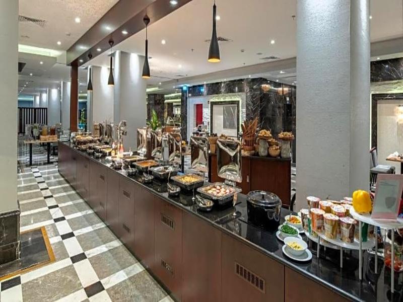 Park Inn By Radisson Makkah Thakher Algharbi - Restoran