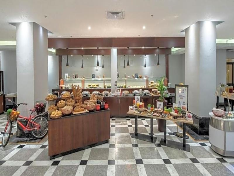 Park Inn By Radisson Makkah Thakher Algharbi - Restoran