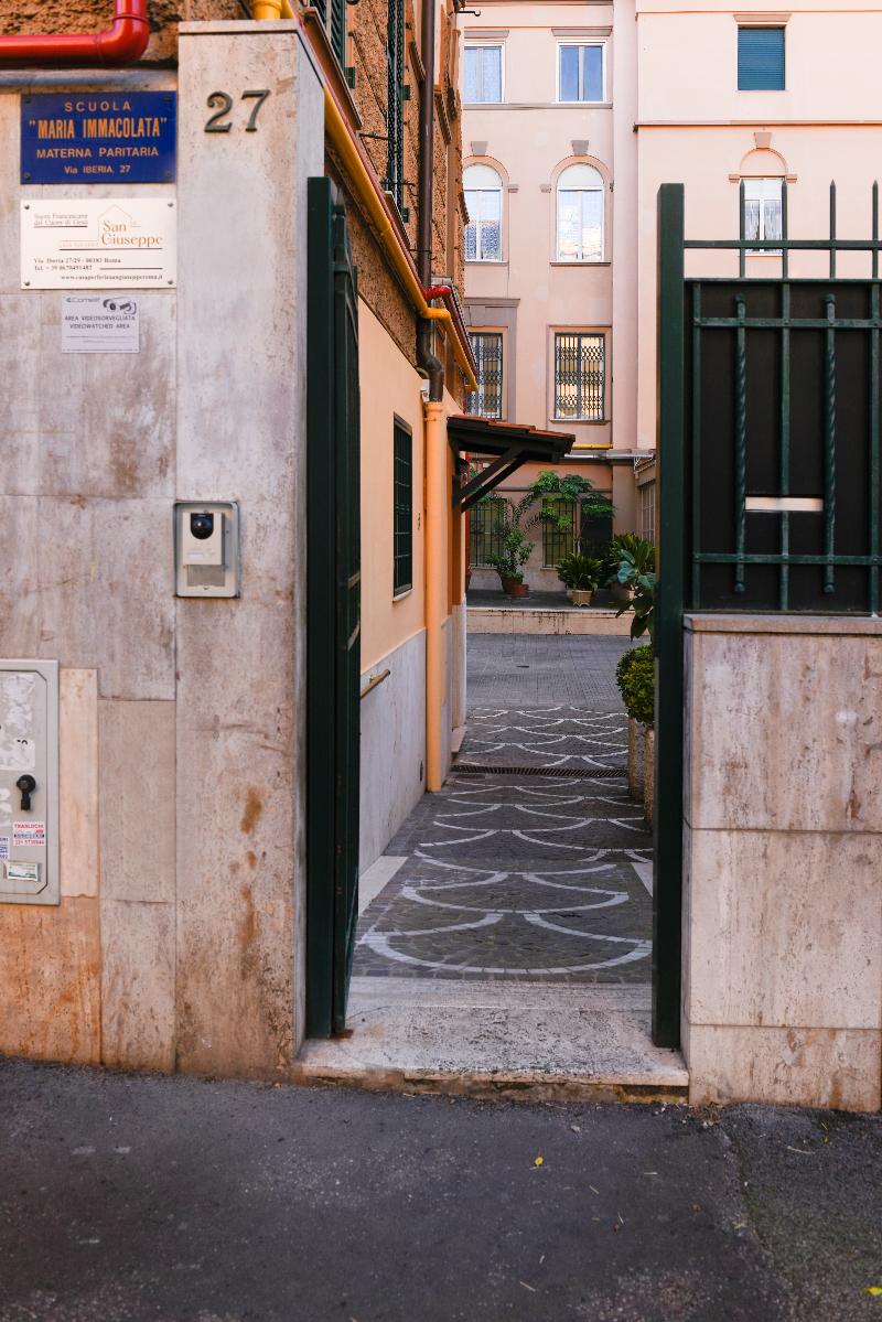 Casa San Giuseppe (Roma San Giovanni) - Lobi