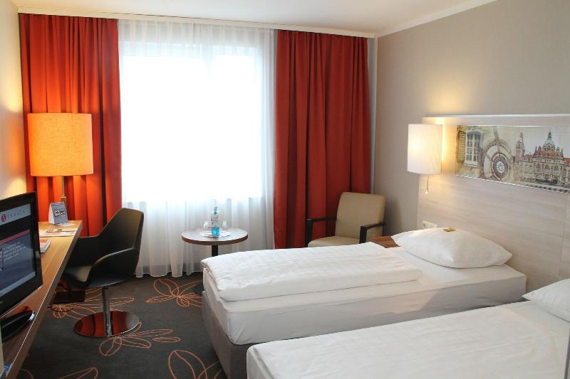 H+ Hotel Hannover - Oda