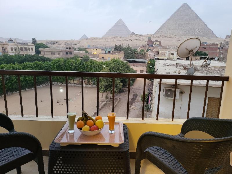 Alibaba Pyramids View - Oda