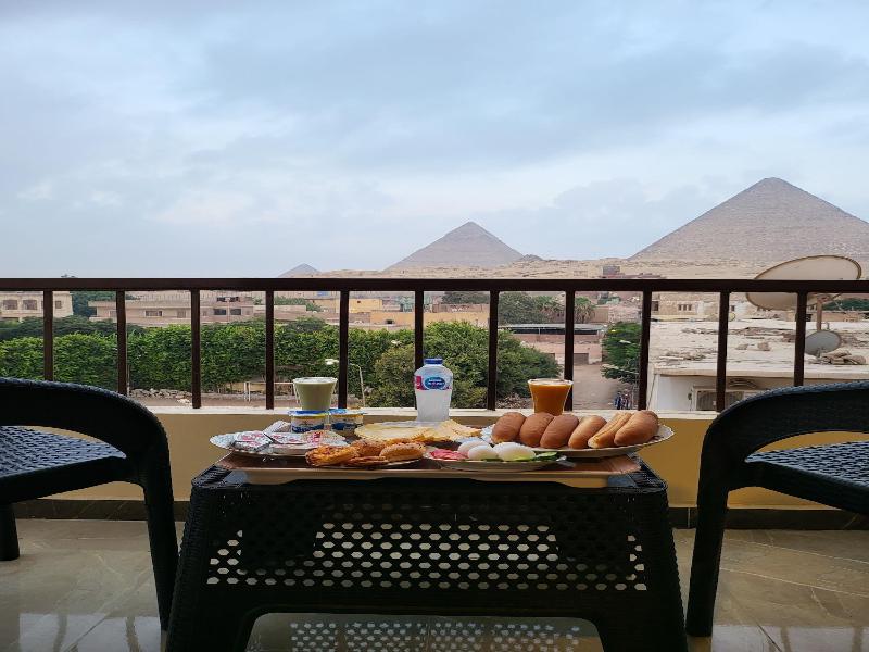 Alibaba Pyramids View - Oda