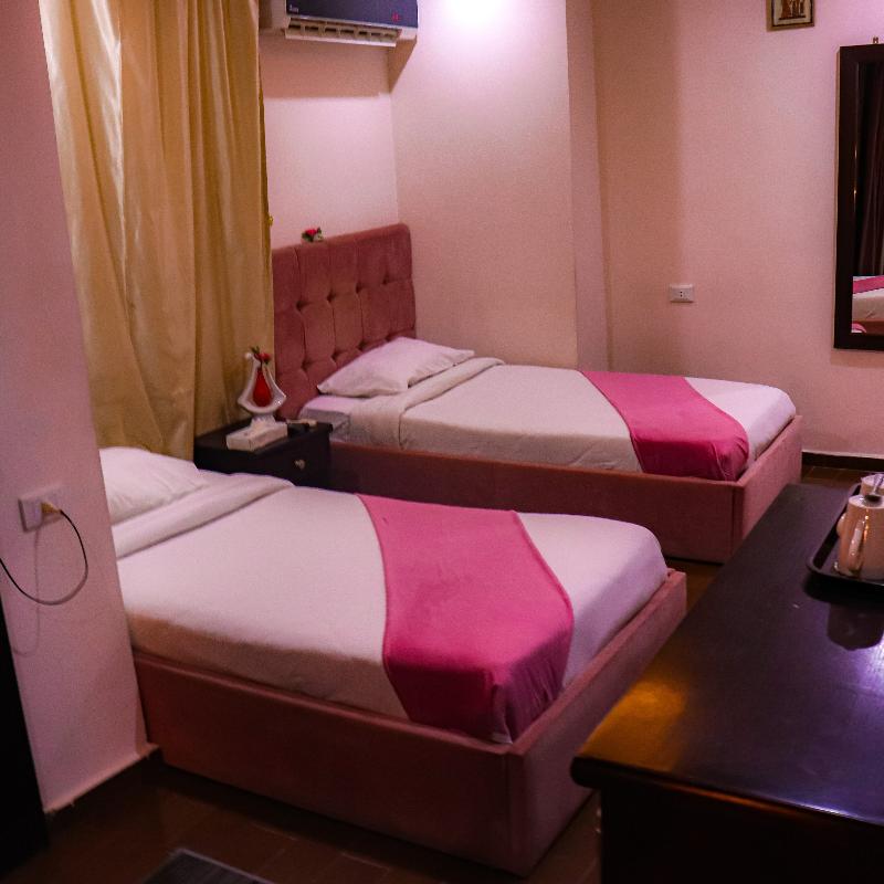 Golden Pyramids View Inn - Oda