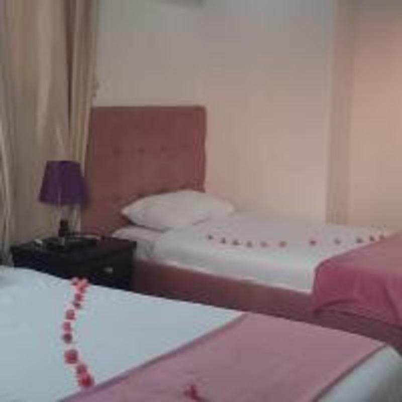 Golden Pyramids View Inn - Oda