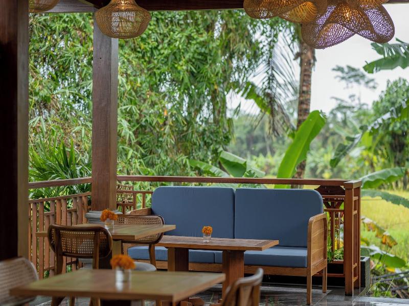 Emana Akatara - Restoran