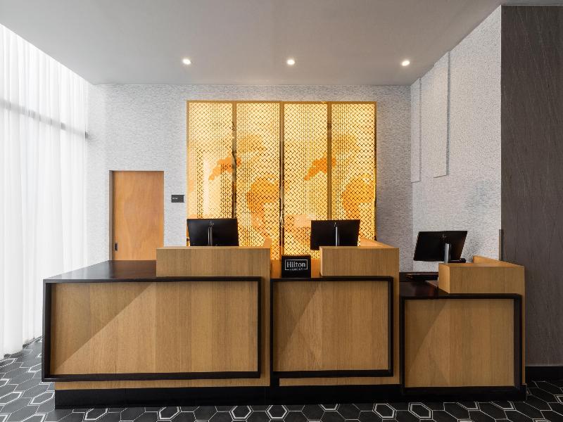 DoubleTree by Hilton Long Island City, NY - Lobi