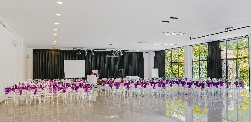 Uptown Buyuk Anadolu Girne - Toplantı