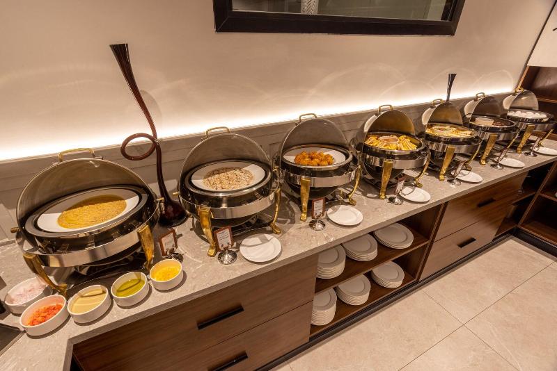 Skyline Hotel & Suites - Restoran