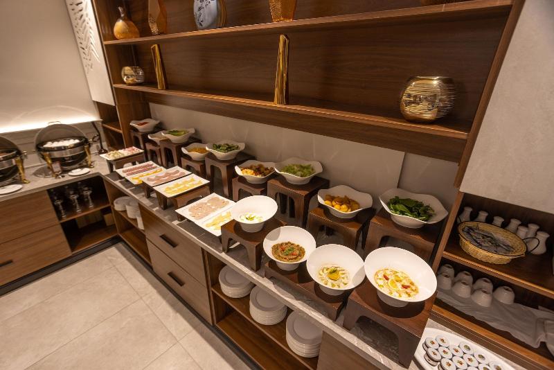 Skyline Hotel & Suites - Restoran