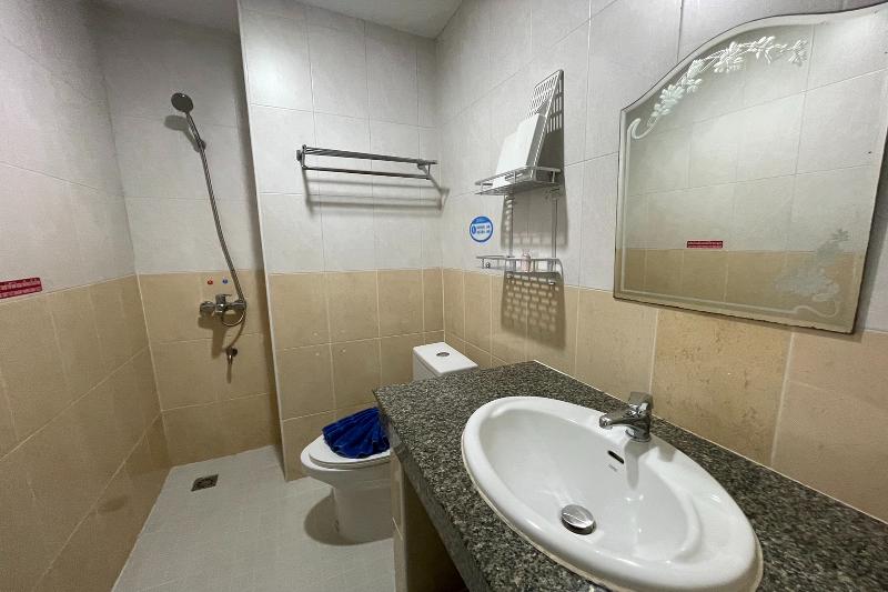One World One Home Patong 1 - Oda