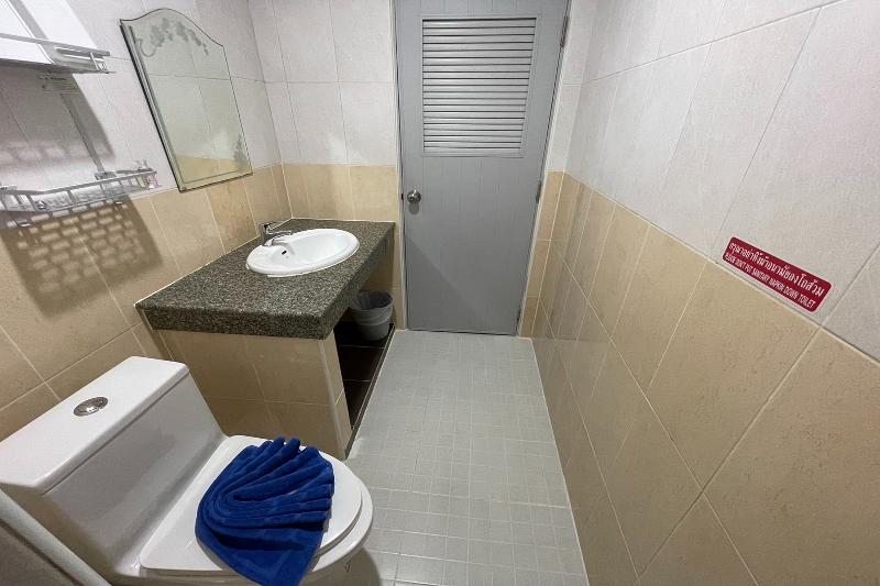 One World One Home Patong 1 - Oda