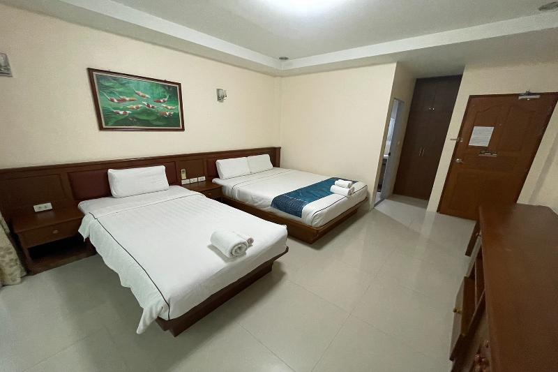 One World One Home Patong 1 - Oda