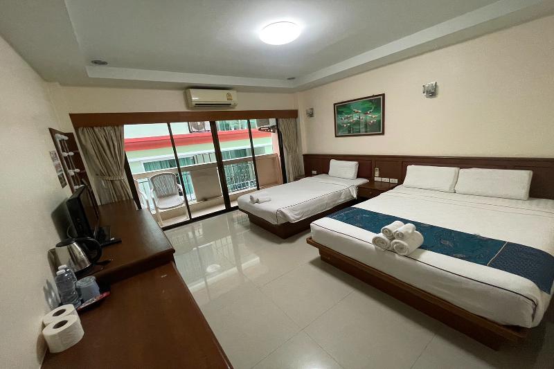 One World One Home Patong 1 - Oda