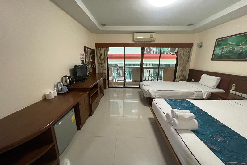One World One Home Patong 1 - Oda