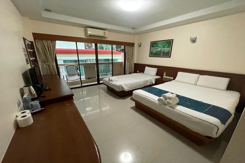One World One Home Patong 1 - Oda