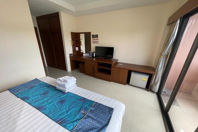 One World One Home Patong 1 - Oda