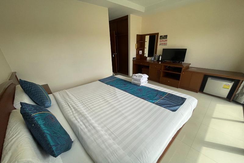 One World One Home Patong 1 - Oda