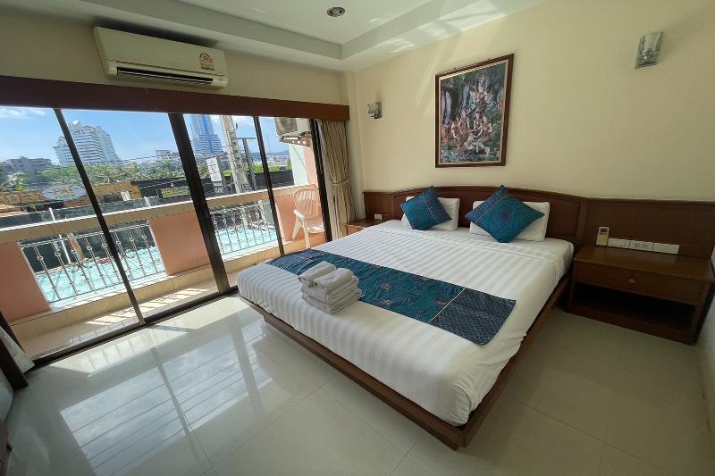 One World One Home Patong 1 - Oda