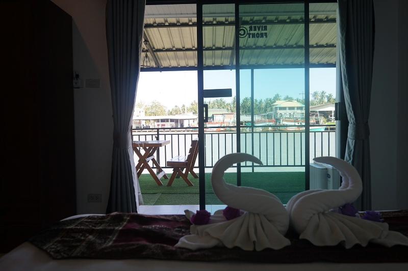 Chaiyai River Front Hotel By Zuzu - Oda